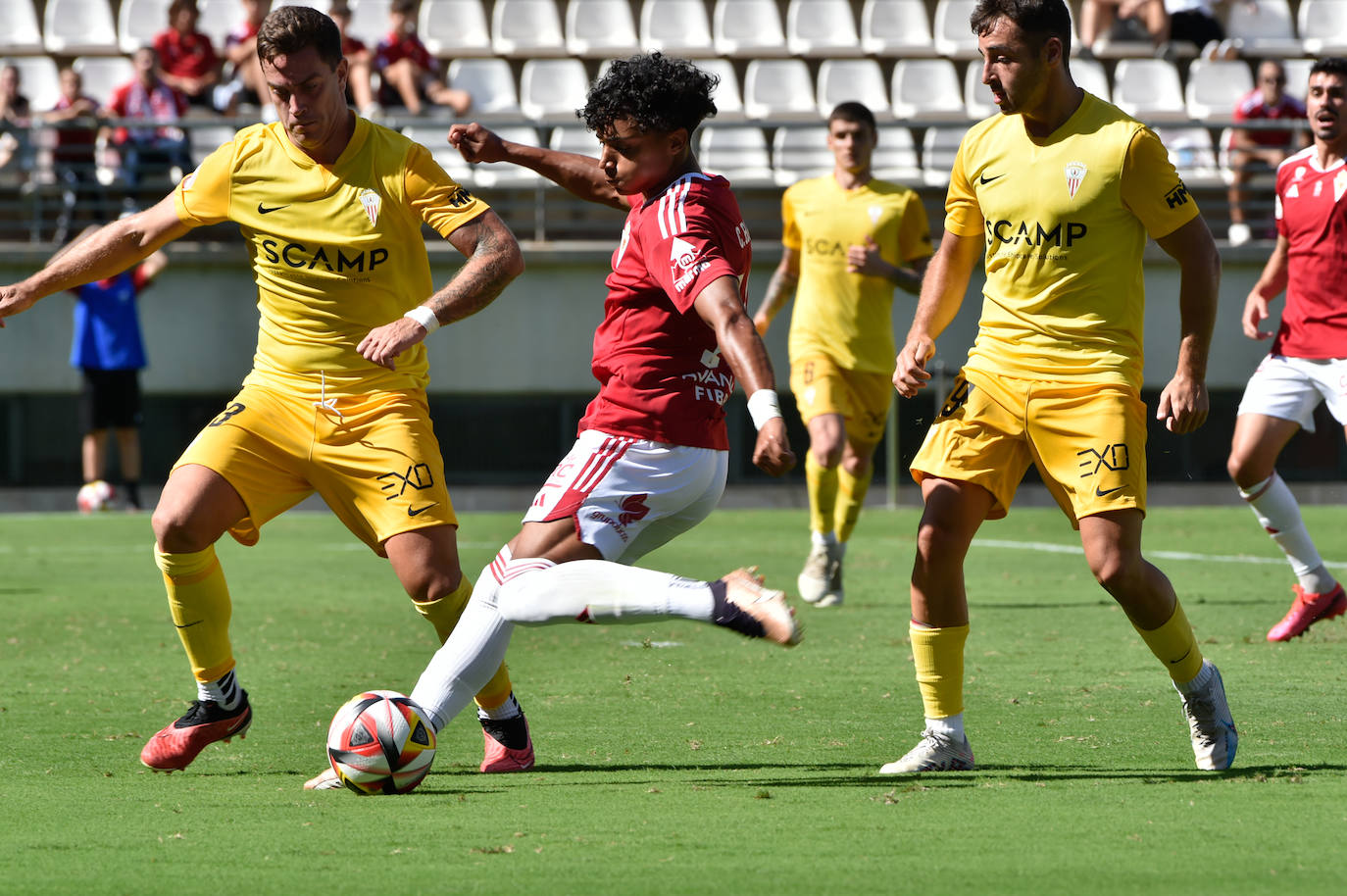 La victoria del Real Murcia frente al Algeciras, en imágenes