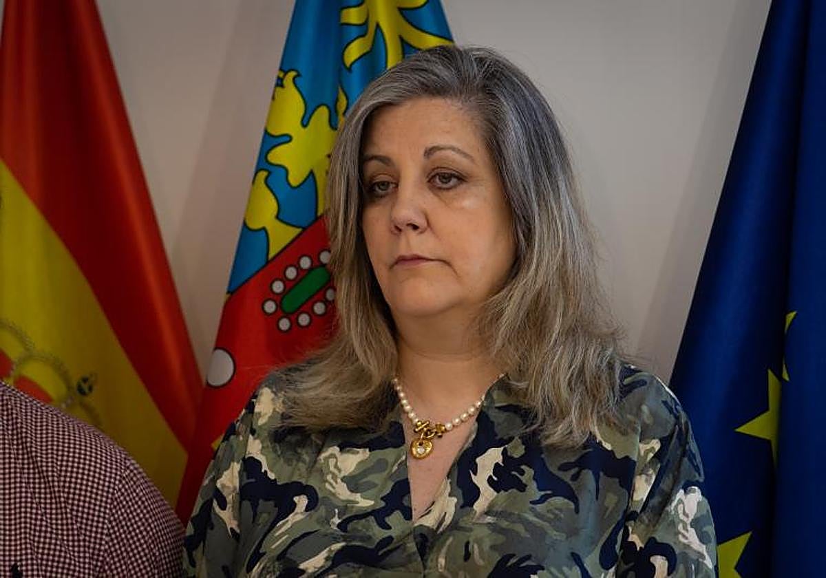 335 euros por dar clase cuatro horas a la semana: Ese es el sobresueldo que la edil de Familia de Orihuela quiere que le permitan cobrar