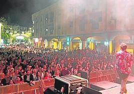 Momento de la actuación de Funambulista, el sábado en Alhama.