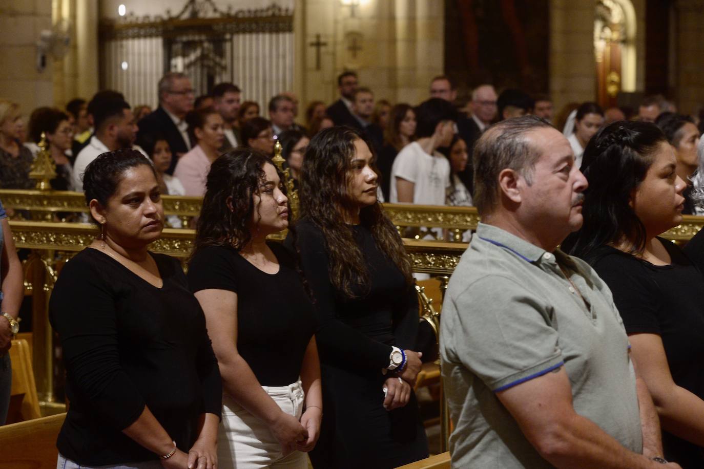 Las imágenes del funeral en la Catedral por los 13 de Atalayas