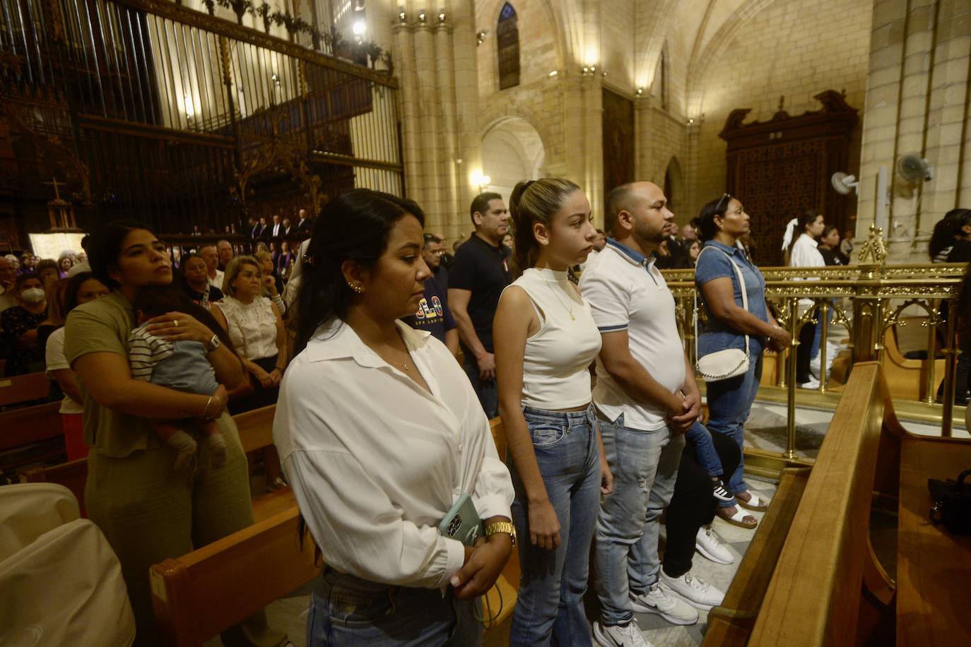 Las imágenes del funeral en la Catedral por los 13 de Atalayas