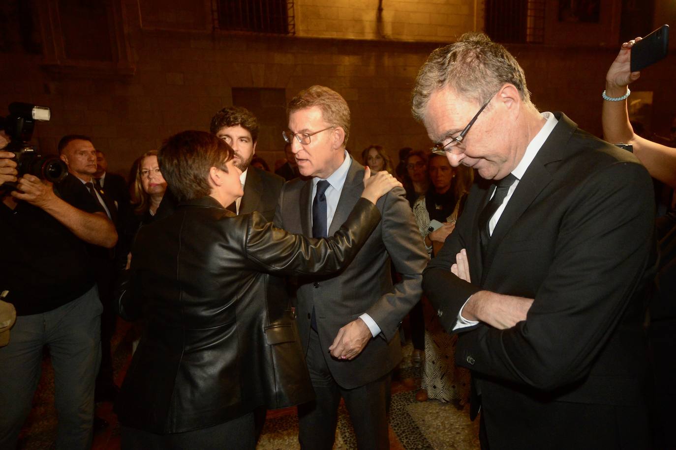 Las imágenes del funeral en la Catedral por los 13 de Atalayas