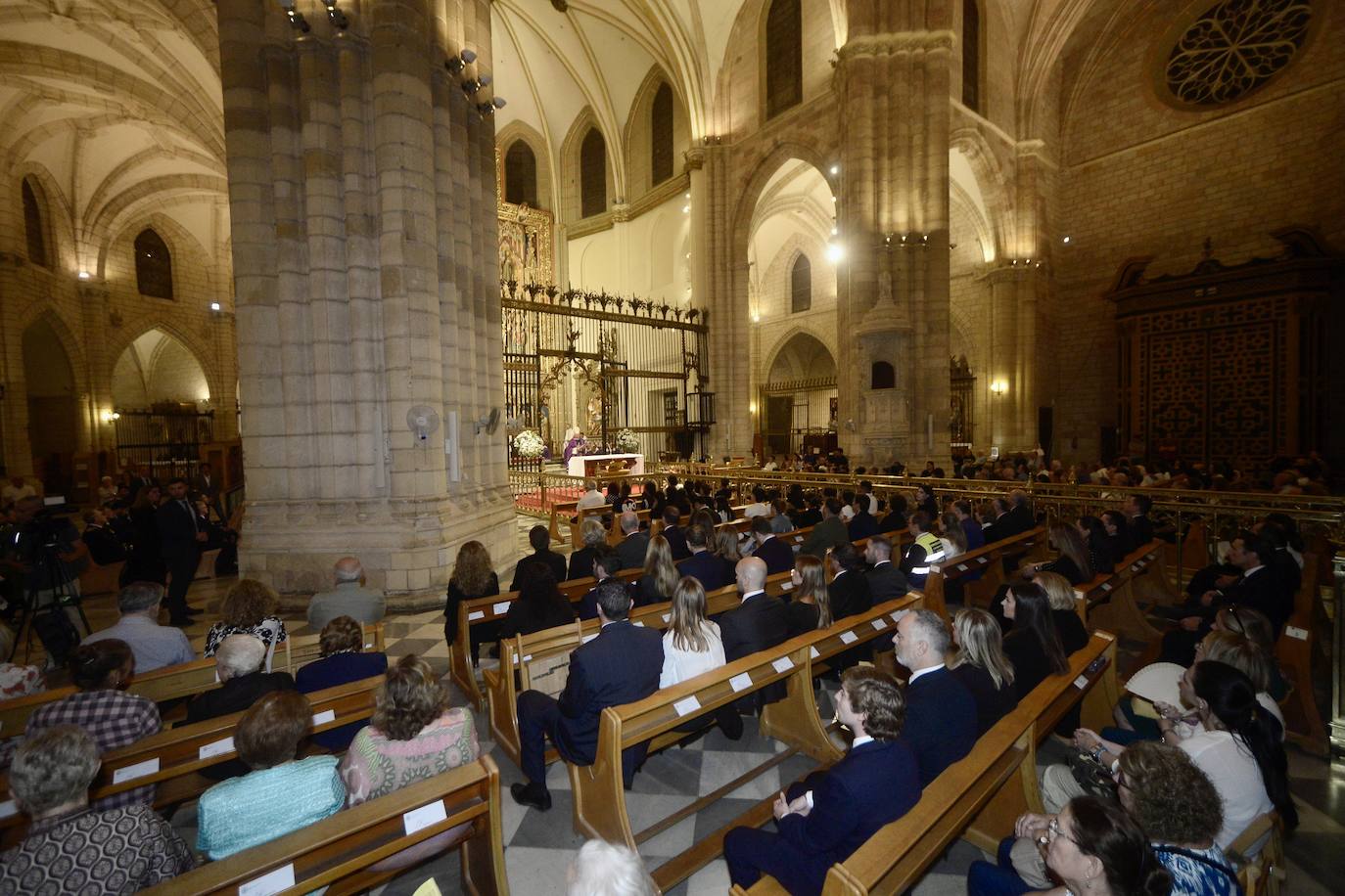 Las imágenes del funeral en la Catedral por los 13 de Atalayas