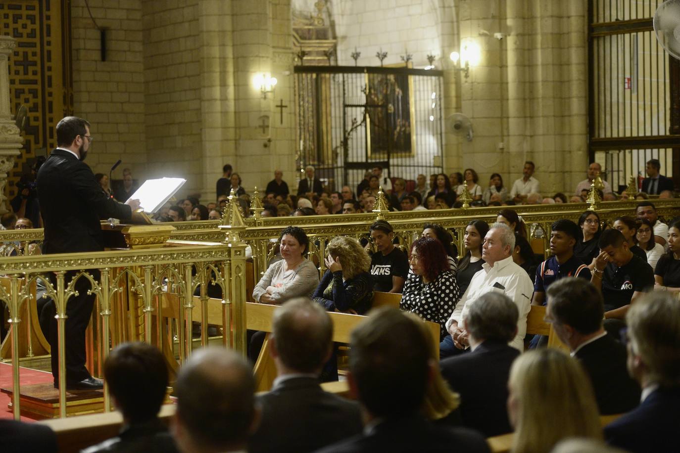 Las imágenes del funeral en la Catedral por los 13 de Atalayas