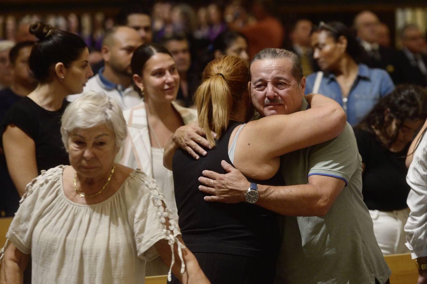 Las imágenes del funeral en la Catedral por los 13 de Atalayas