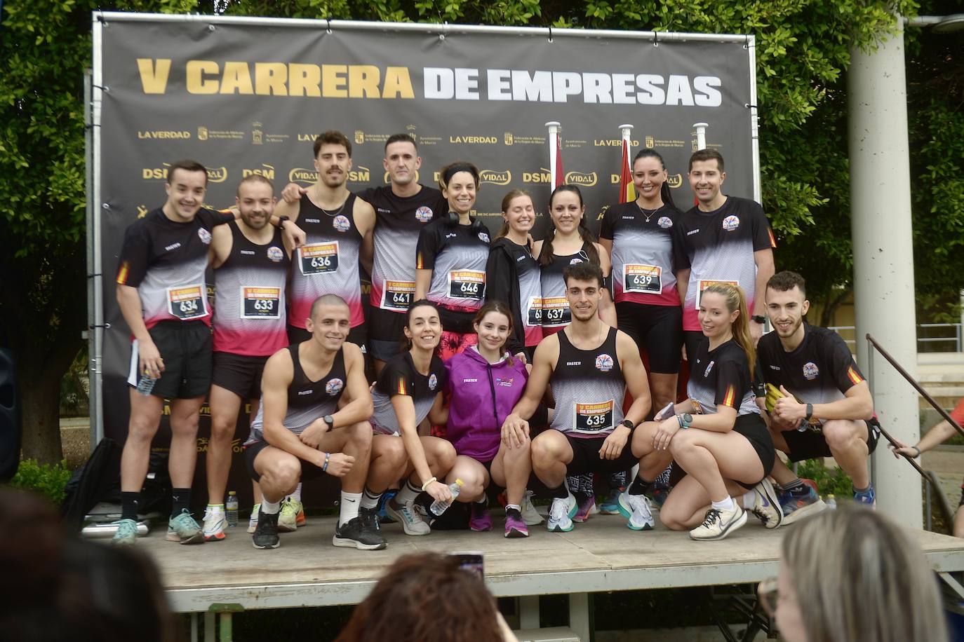 El podio de los participantes en la Carrera de Empresas de Murcia 2023