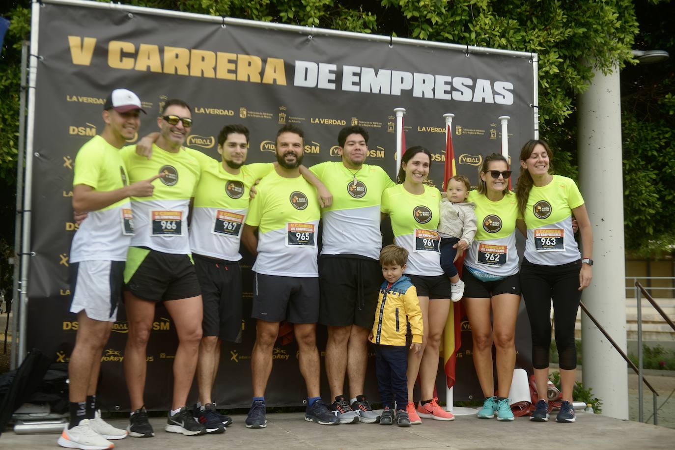 El podio de los participantes en la Carrera de Empresas de Murcia 2023