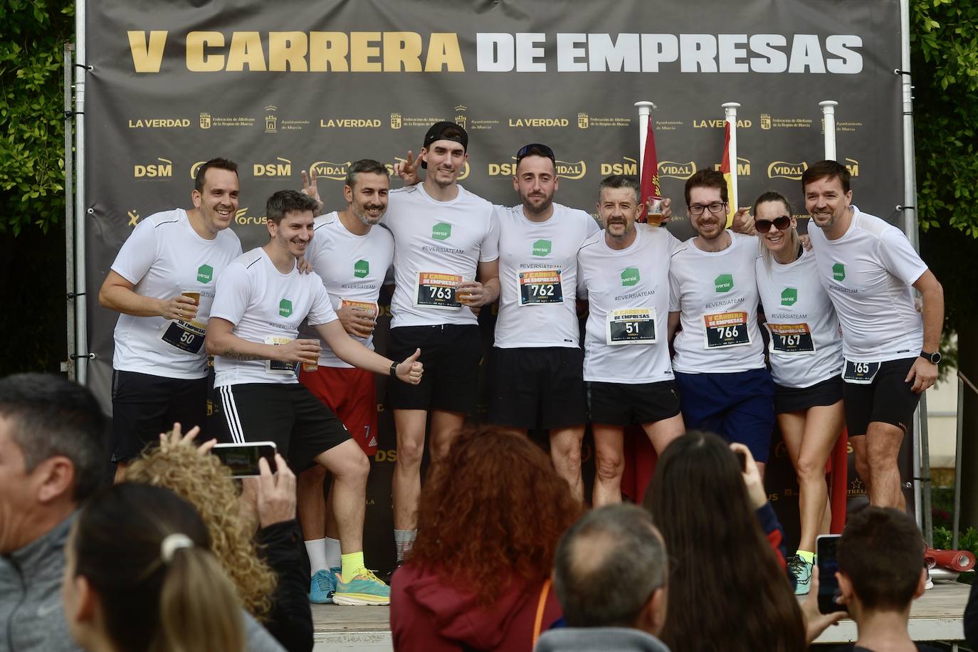 El podio de los participantes en la Carrera de Empresas de Murcia 2023