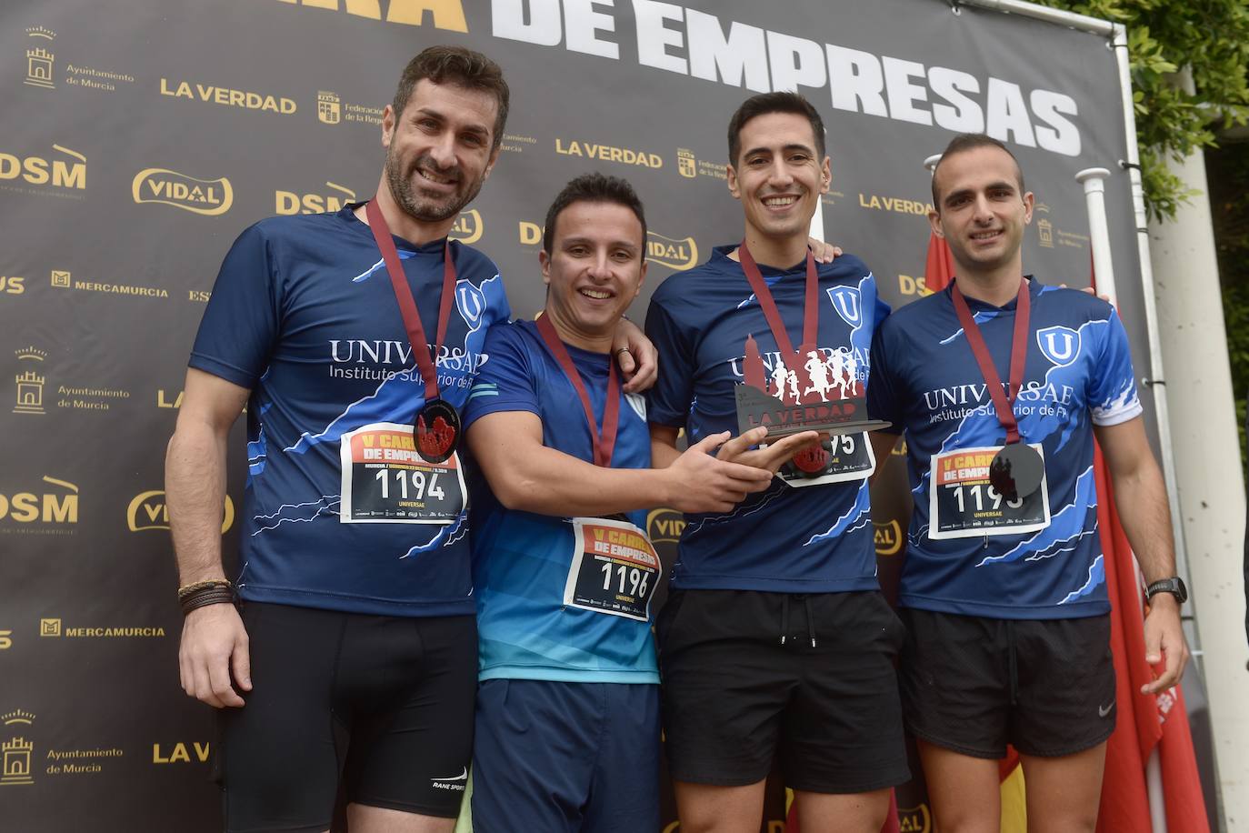 El podio de los participantes en la Carrera de Empresas de Murcia 2023