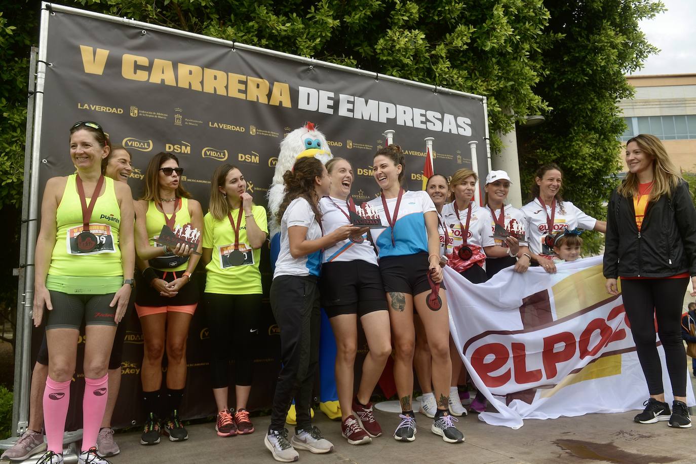 El podio de los participantes en la Carrera de Empresas de Murcia 2023