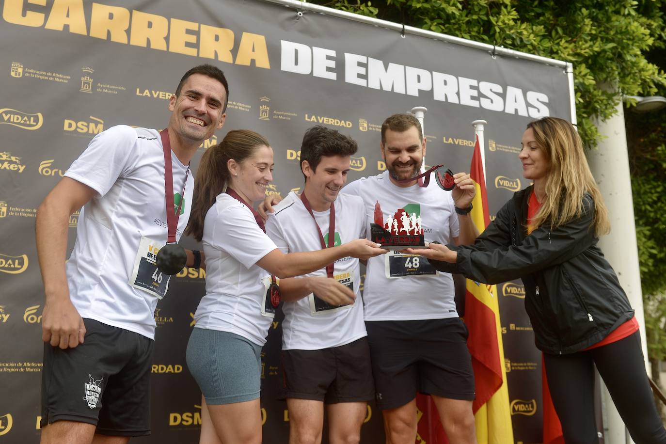 El podio de los participantes en la Carrera de Empresas de Murcia 2023