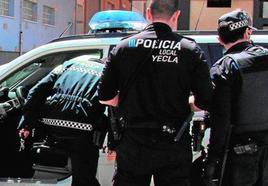 Agentes de la Policía Local de Yecla en una foto de archivo.