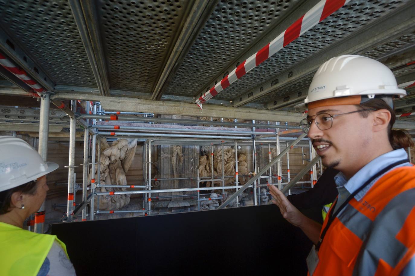 La visita a la fachada de la Catedral de Murcia, en imágenes