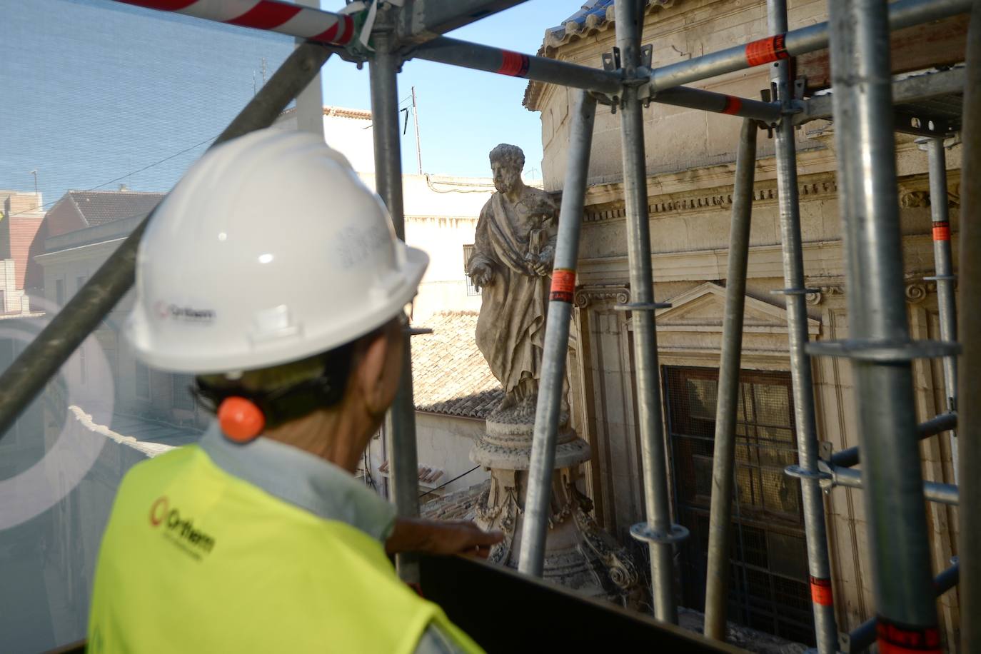 La visita a la fachada de la Catedral de Murcia, en imágenes