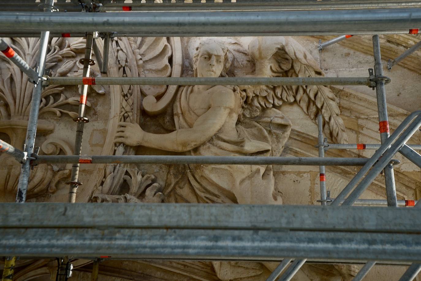 La visita a la fachada de la Catedral de Murcia, en imágenes