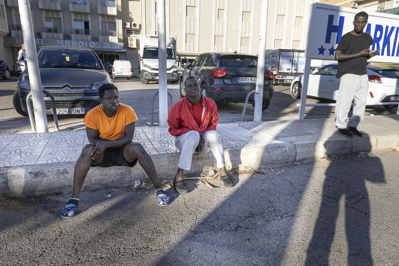 Inmigrantes en Cartagena trasladados desde Canarias, en imágenes