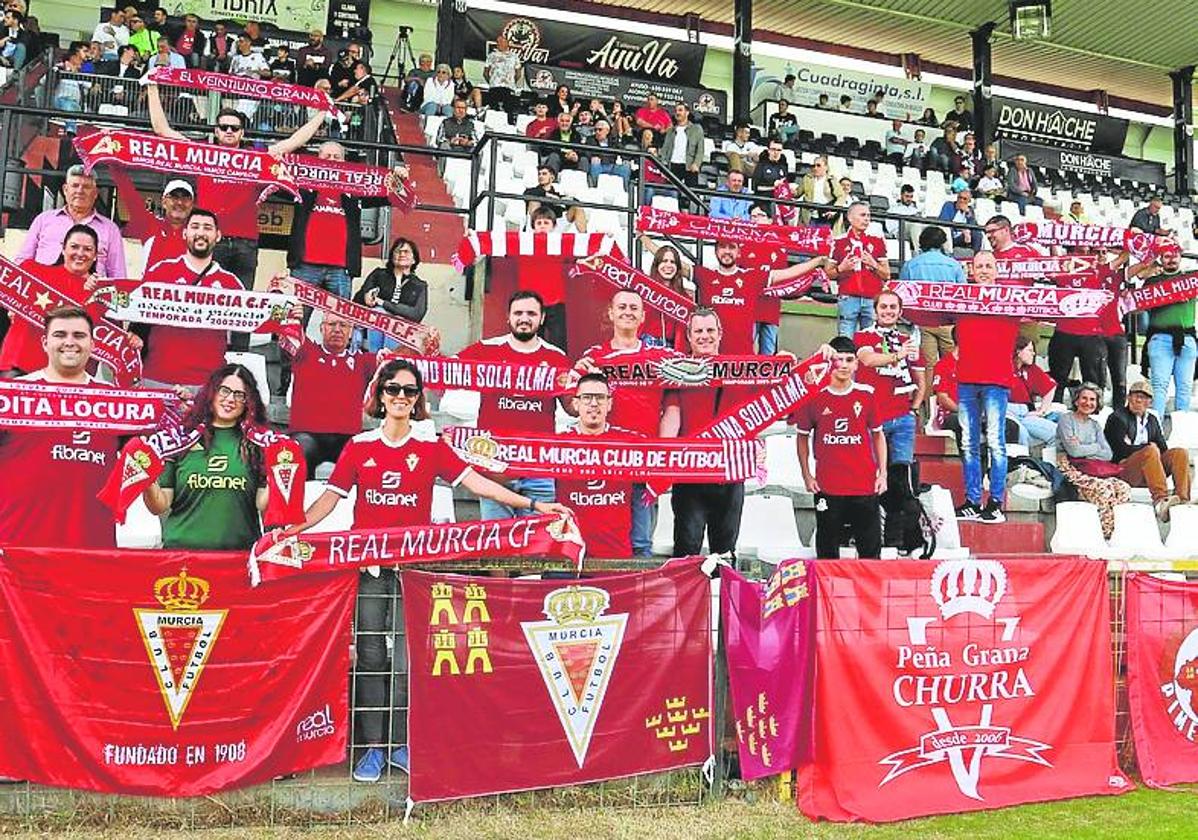 Aficionados granas desplazados hasta Mérida el pasado sábado.