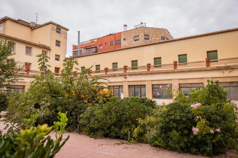 Así está el interior del antiguo asilo de Orihuela tras años de abandono