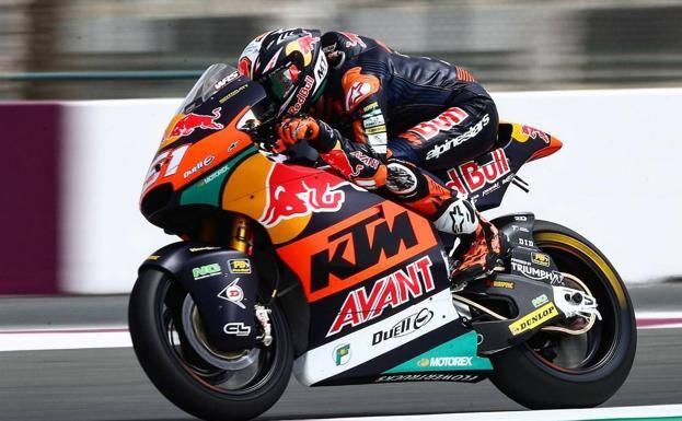 Tras arrasar la temporada anterior en Moto3, Pedro Acosta debutó en Moto2 en marzo de 2021. Fue en el Gran Premio de Catar. No fue un debut soñado, pero consiguió puntuar y acabó 12º