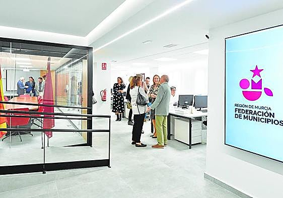 Inauguración de las obras de la sede, en la plaza Mayor de Murcia.