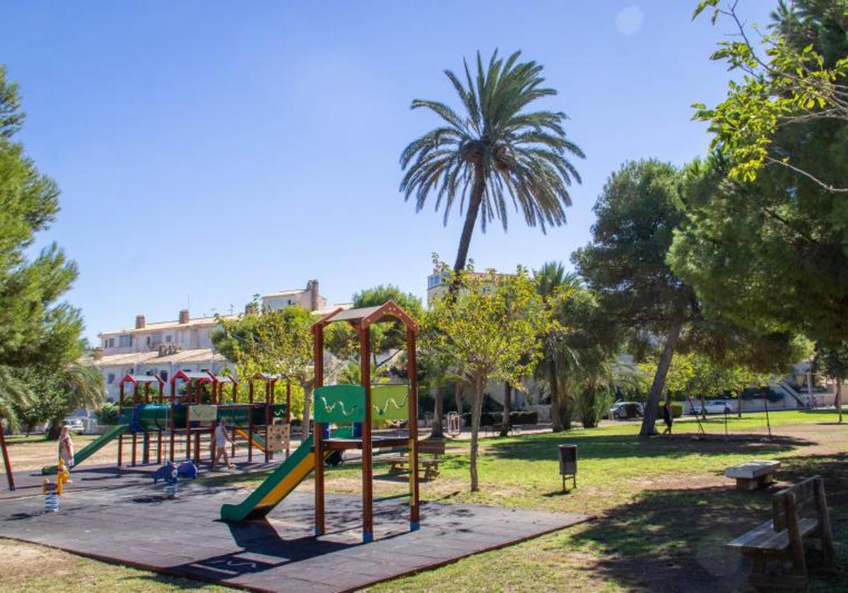 Parque de la urbanización La Zenia.