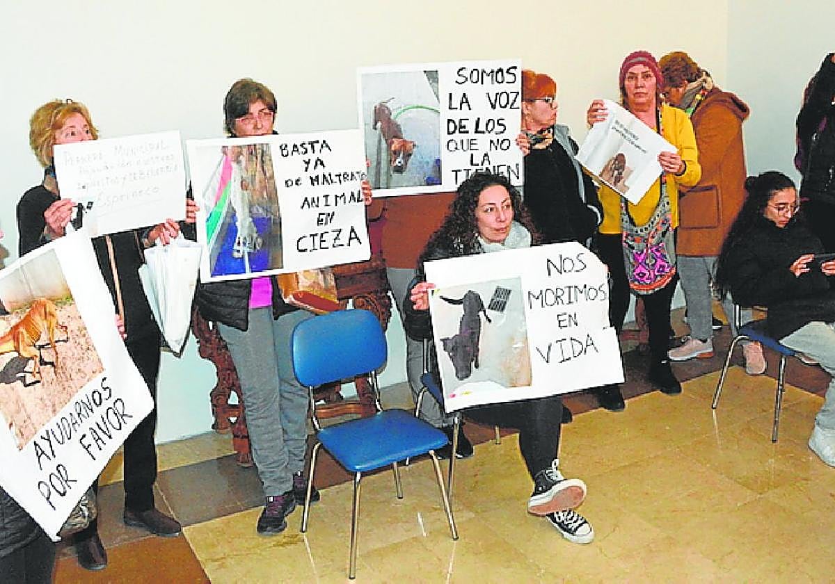 Voluntarios, durante una de las protestas el pasado inviernox.