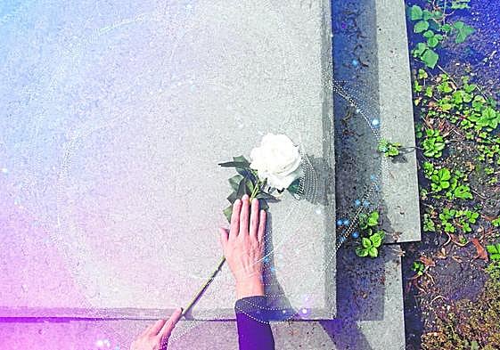 Las despedidas a los seres queridos pasan del entorno físico al formato digital.