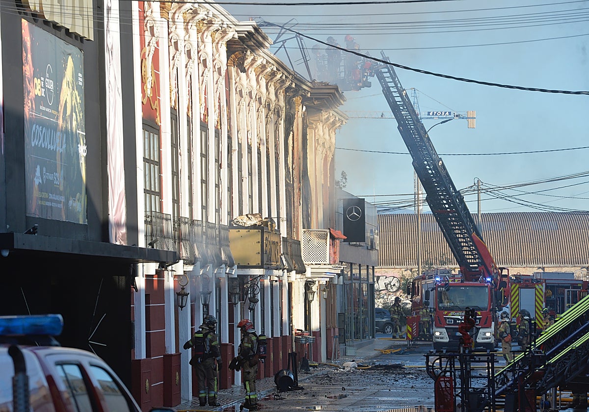 El incendio en las discotecas de la zona de ocio de Atalayas en Murcia comenzó en la madrugada del domingo, 1 de octubre.