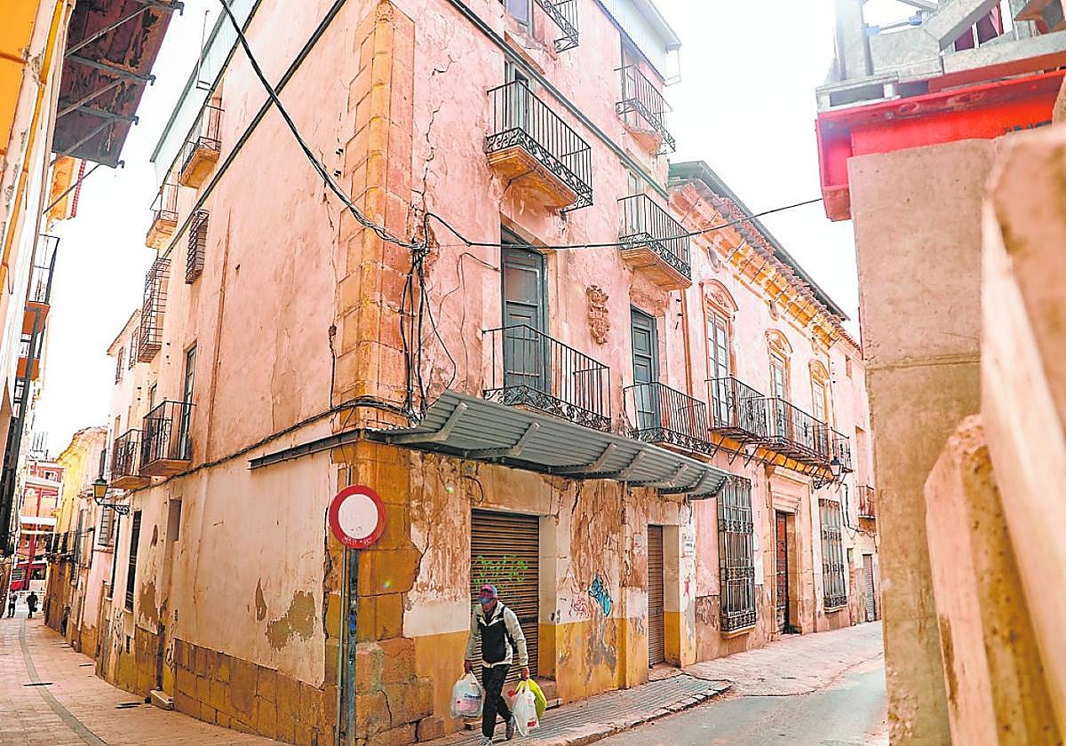 Edificio de la calle Selgas, donde Suvilor hará la primera promoción pública de viviendas.