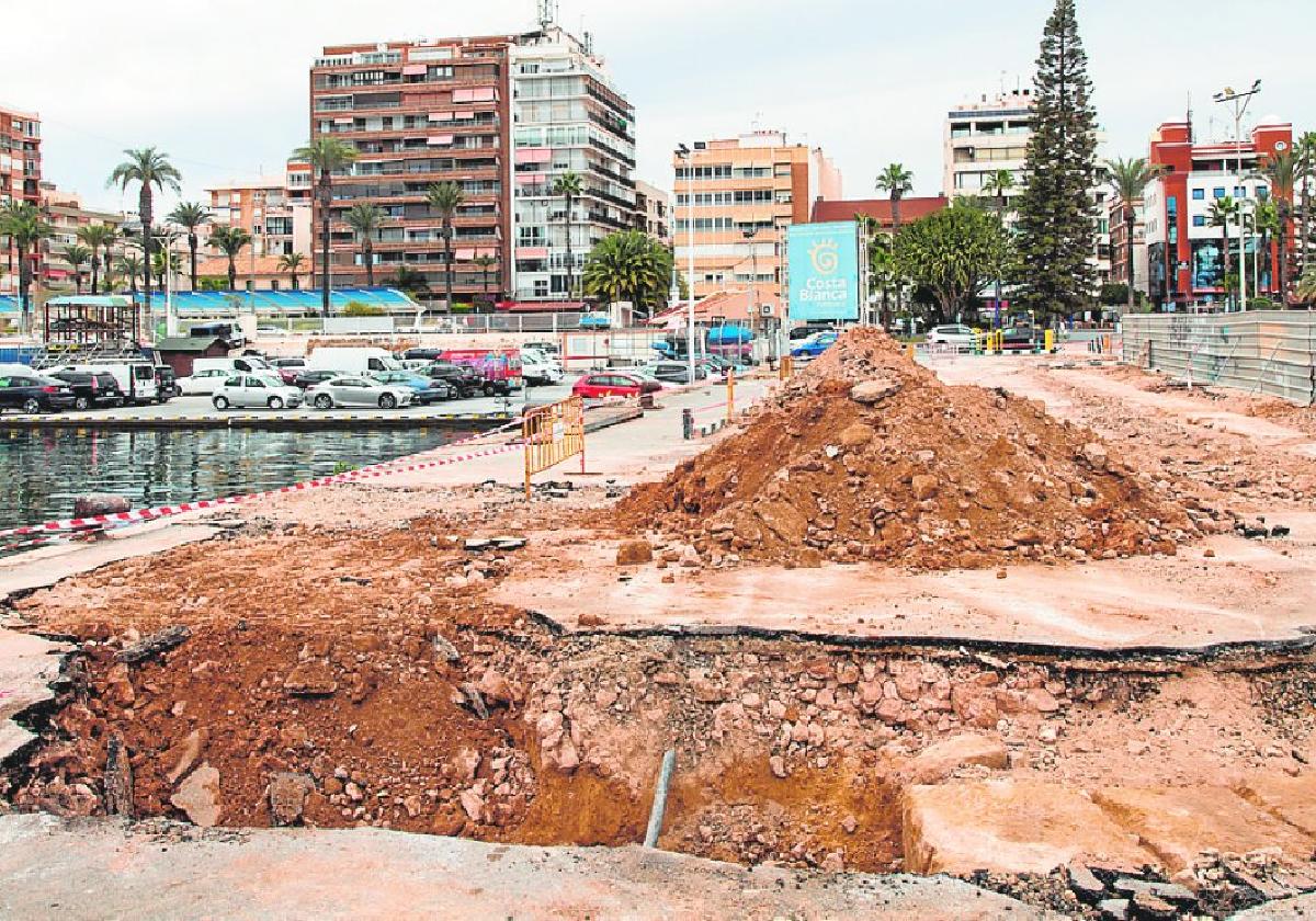 Los sillares descubiertos se corresponden con el cantil de poniente.