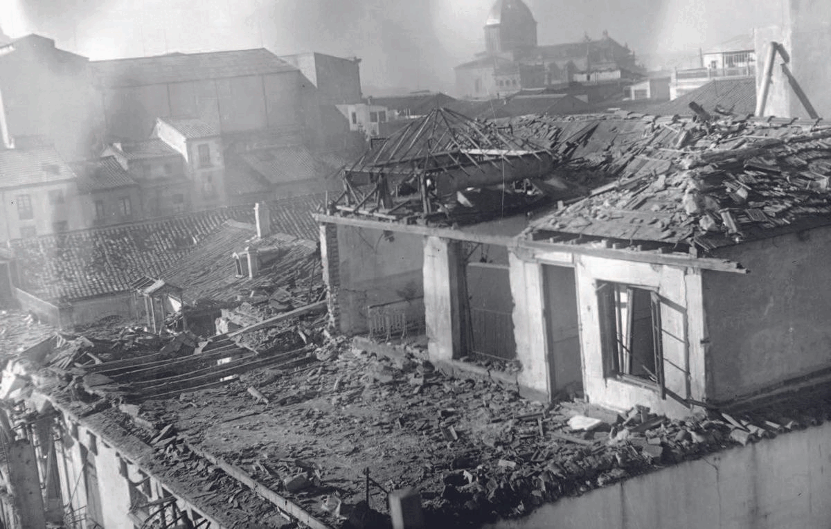 Descodificar un periodo triste. Distintas imágenes recogidas en esta exposición, 'Las otras guerras', tomadas en Ávila, Salamanca y la Sierra de Guadarrama entre los años 1937 y 1938, en la guerra civil.