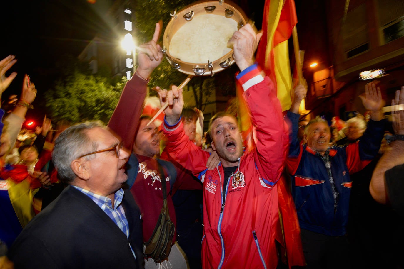 Protesta frente a la sede del PSRM en la calle Princesa de Murcia