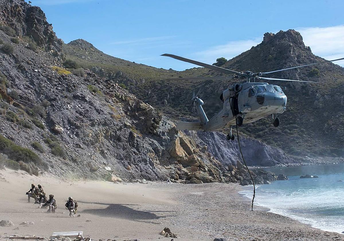 Maniobras de vigilancia y protección de la OTAN en Cartagena