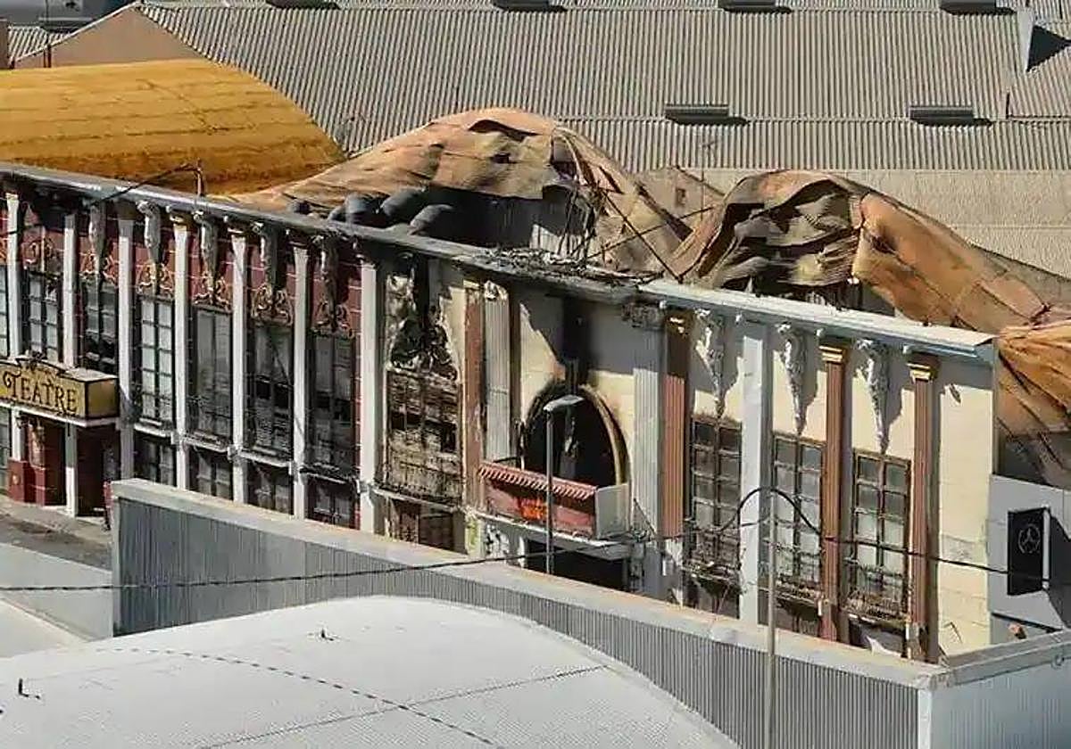 Las discotecas Fonda Milagros y Teatre, tras los trabajos de los bomberos.