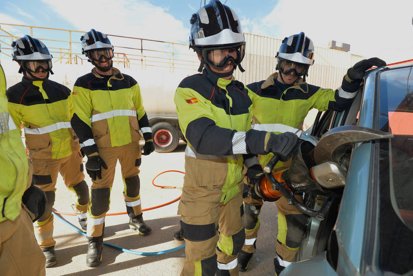 Las prácticas de los alumnos de la academia de formación de bomberos del CEIS, en imágenes