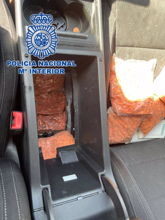 Las pastilals de éxtasis interceptadas en el interior del vehículo.