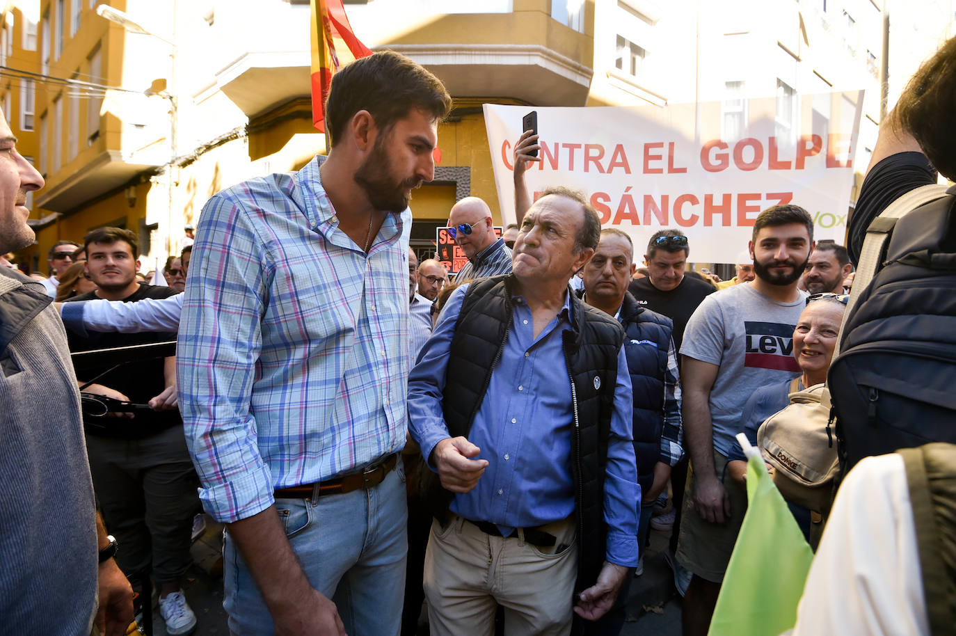 La quinta protesta frente a la sede del PSRM, en imágenes