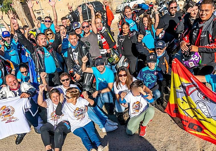 Vecinos de Mazarrón celebran el título mundial de Pedro Acosta en Moto2.
