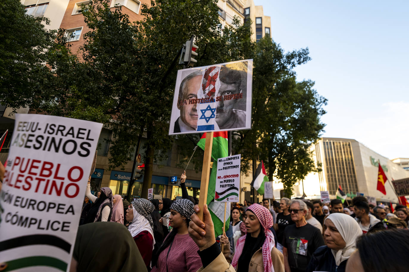 Las imágenes de la manifestación en Murcia en defensa de Palestina