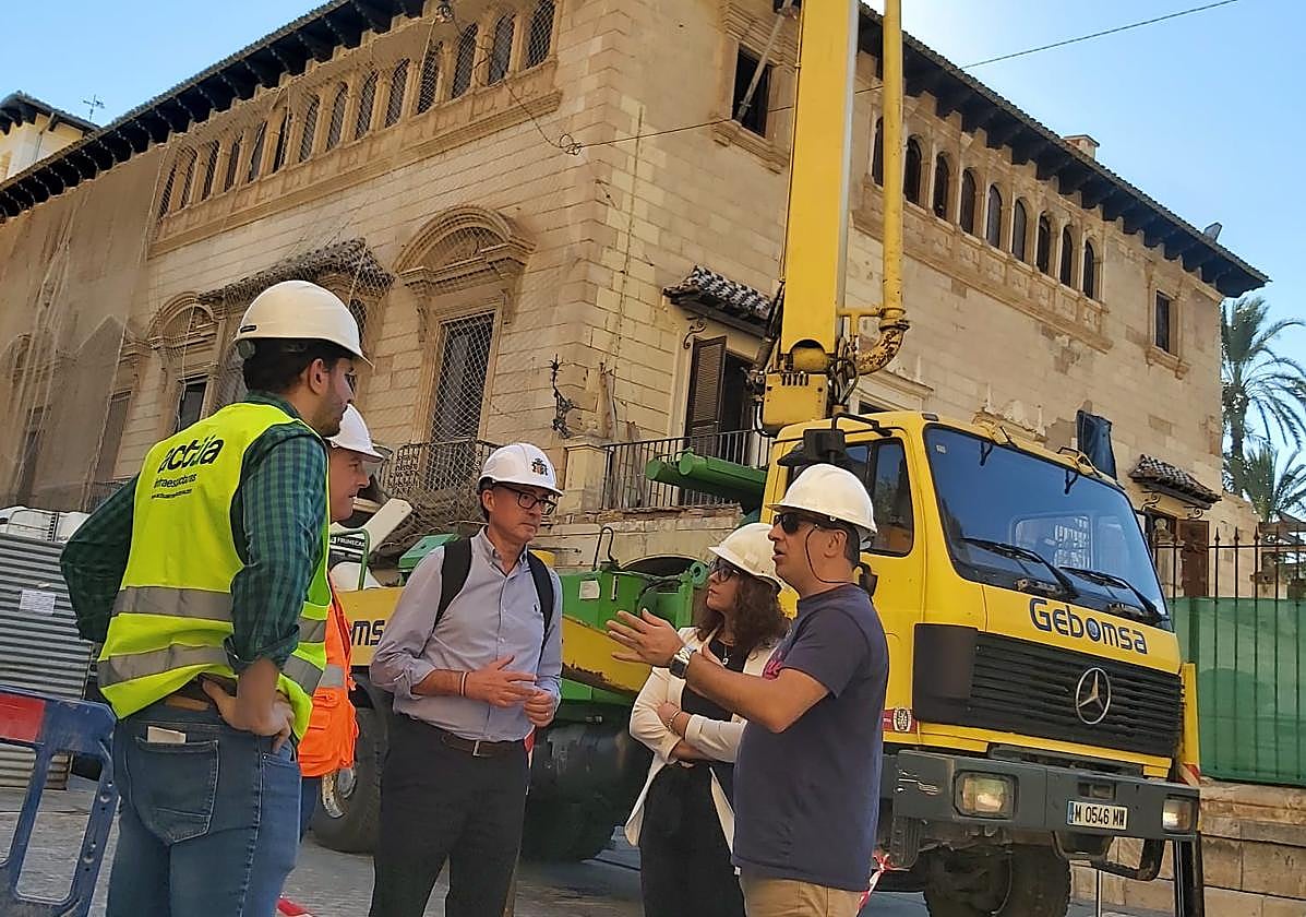 El concejal de Urbanismo, durante su visita este jueves a las obras.