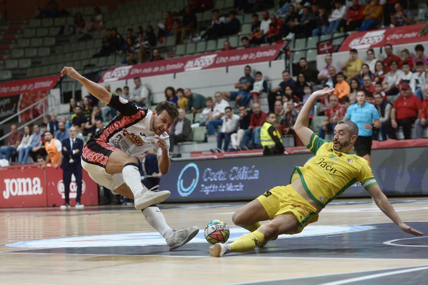 Las imágenes del partido ElPozo-Jaén (3-2)