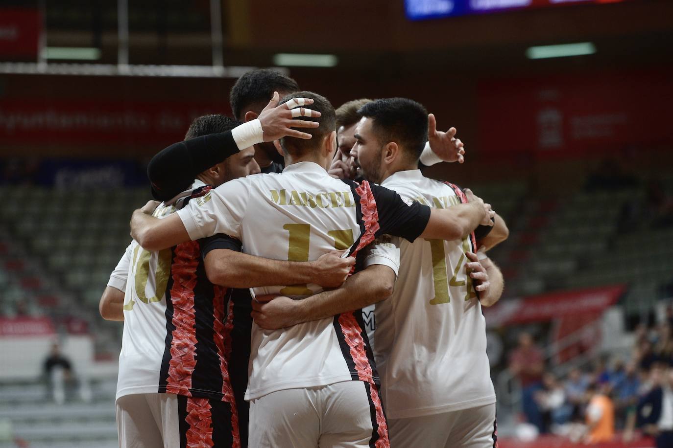 Las imágenes del partido ElPozo-Jaén (3-2)