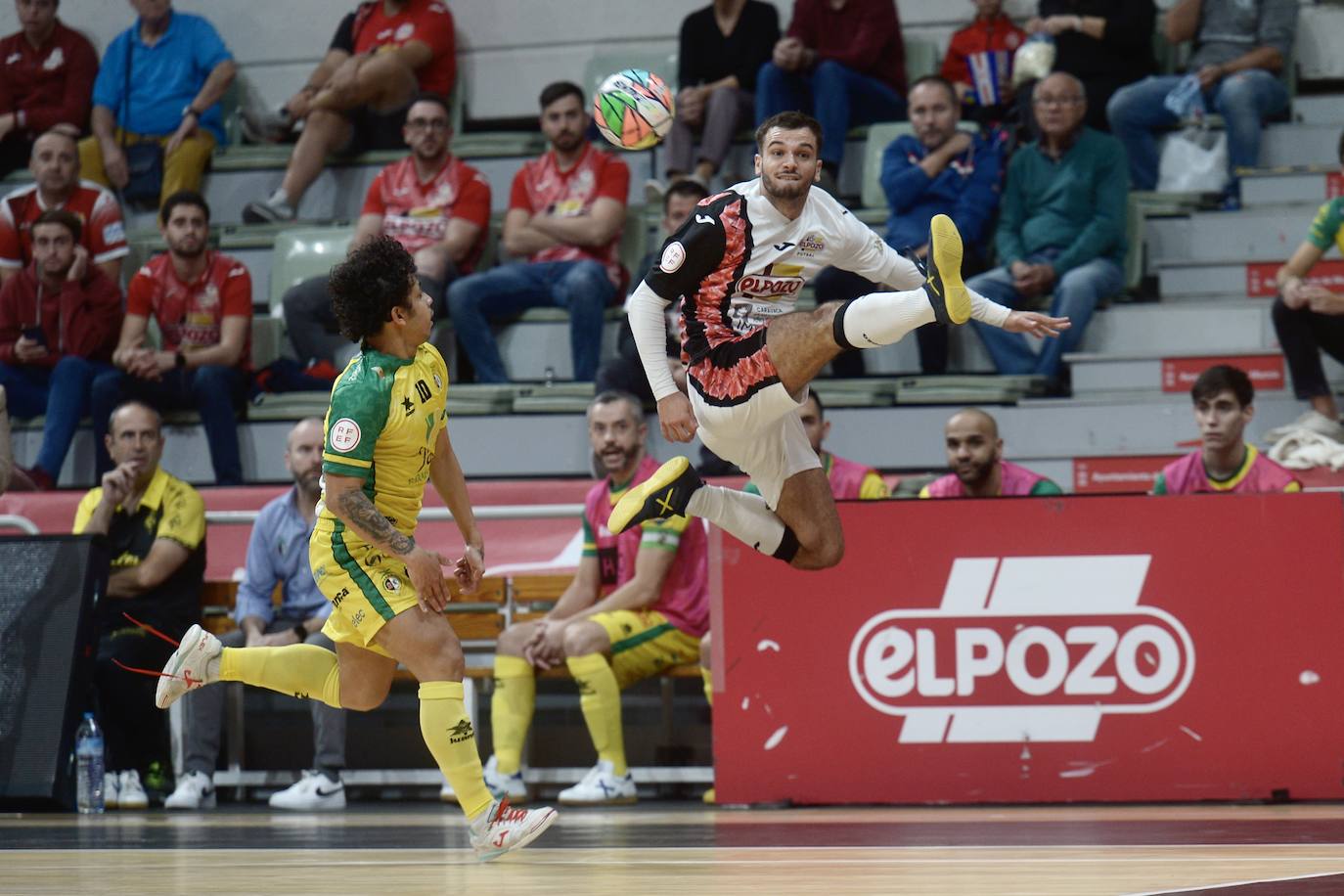 Las imágenes del partido ElPozo-Jaén (3-2)