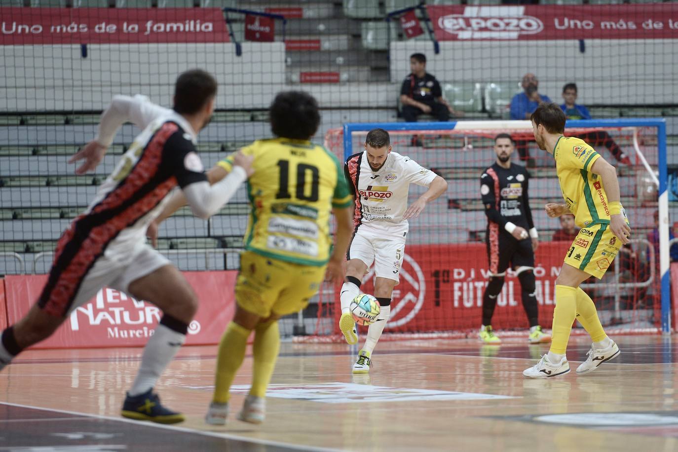 Las imágenes del partido ElPozo-Jaén (3-2)