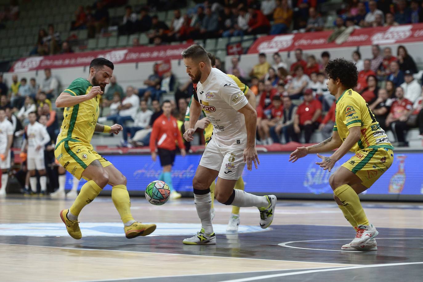 Las imágenes del partido ElPozo-Jaén (3-2)