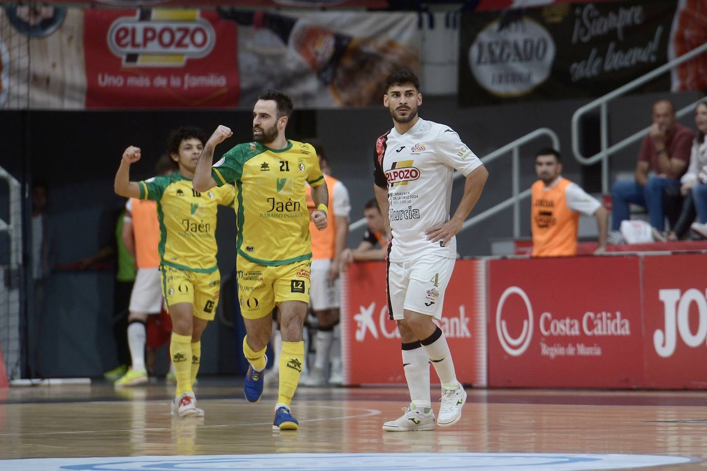 Las imágenes del partido ElPozo-Jaén (3-2)