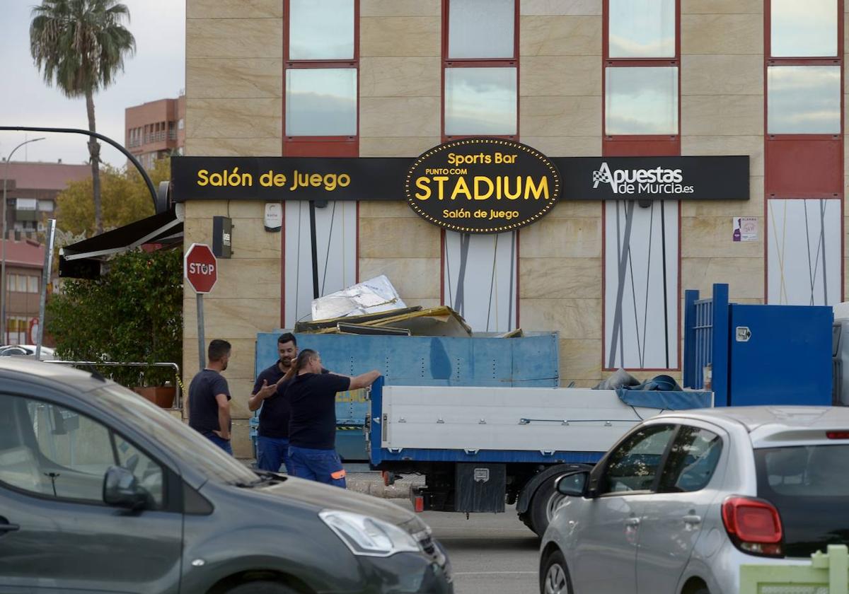 Imagen tomada ayer de un salón de juego en la ciudad de Murcia.