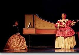 La bailarina Eva Narejos y la pianista Anabel Sáez.