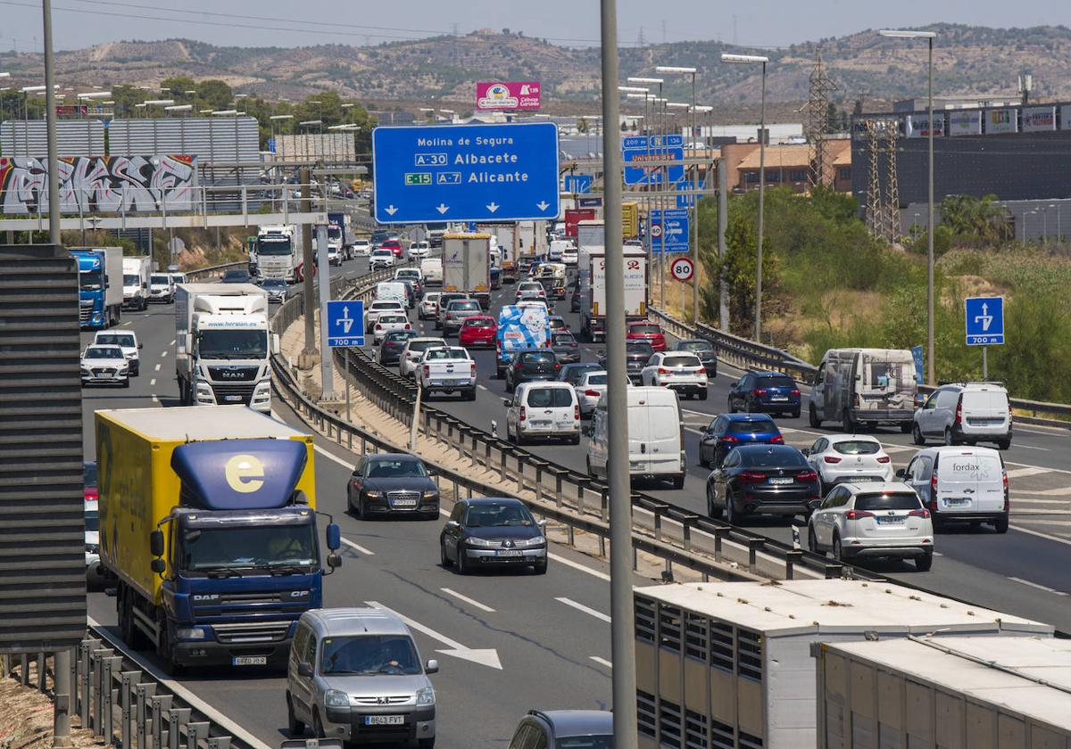 Imagen de archivo de atascos en el conocido como nudo de Espinardo en Murcia.