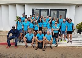 Voluntarios de Azul en Acción.